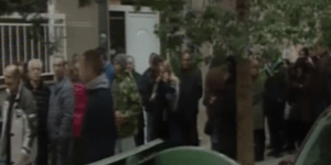 Χωρίς τέλος οι ουρές της ντροπής στο ΙΚΑ