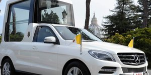 Popemobile: Το αυτοκίνητο που θα χρησιμοποιεί ο νέος Πάπας [εικόνες]