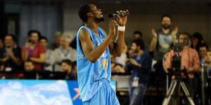 Οταν ο Πέτγουεϊ άρπαξε το μικρόφωνο από τον Κίαμο κι άρχισε το τραγούδι [βίντεο]