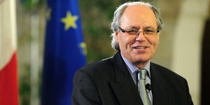Υπουργός Οικονομικών Μάλτας: «Υπό πτώχευση ικέτης ο Μιχάλης Σαρρής»