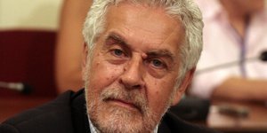 Παραιτήθηκε από την ΕΡΤ ο Νίκος Σίμος -Αφορμή οι πιέσεις ΠΑΣΟΚ και ΔΗΜΑΡ για τον