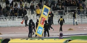 Πεδίο μάχης το ΟΑΚΑ - Οι χούλιγκανς «σκότωσαν» την ΑΕΚ [βίντεο