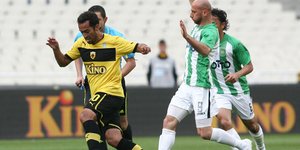 «Ντου» από οπαδούς της ΑΕΚ όταν η ομάδα τους βρέθηκε πίσω στο σκορ