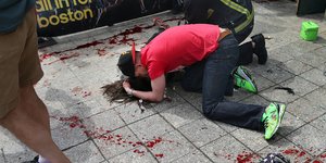 Οι 32 συγκλονιστικές φωτογραφίες από το μακελειό στη Βοστόνη