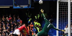 Η εκπληκτική απόκρουση του Τσεχ στην κεφαλιά του Ερνάντες [βίντεο]