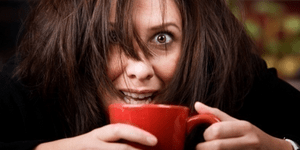 Οι γαργαλιστικές συνέπειες του καφέ μέσα από τα μάτια μιας κουκουβάγιας [εικόνα]