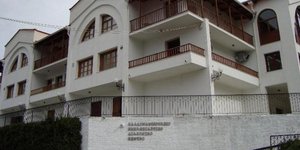 Η κρίση και οι φόροι έχουν «γονατίσει» Εκκλησία και ιδρύματα
