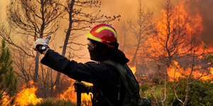Απείλησε κατοικίες η μεγάλη φωτιά στην Κίσσαμο Χανιών