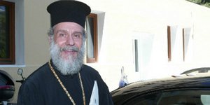 Μητροπολίτης Σύρου: Να βάλει η εκκλησία 400 εκατ. ευρώ στην Εθνική Τράπεζα