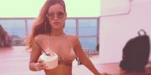 Οταν η Ριάνα φόρεσε το στρινγκ μαγιό της και... τρέλανε το Μαϊάμι [εικόνες]