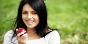 Ενα μήλο την ημέρα τη χοληστερίνη κάνει πέρα σύμφωνα με πρόσφατη έρευνα