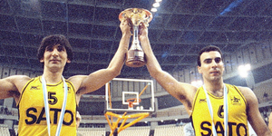 Συγκινητικές στιγμές: Νίκος Γκάλης – Παναγιώτης Γιαννάκης ξανά μαζί [εικόνες]