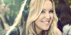 Το «ατύχημα» της Ναταλίας Γερμανού στο βρεγμένο πεζοδρόμιο