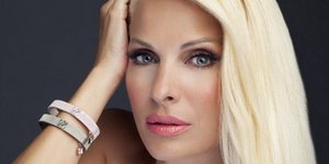 Η φωτογραφία της Μενεγάκη στη θάλασσα που έβαλε «φωτιά» στο Twitter