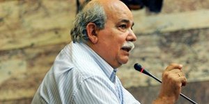 Σφοδρή σύγκρουση ΣΥΡΙΖΑ - ΝΔ για τις δηλώσεις Βούτση περί όπλων και «μπάτσων»