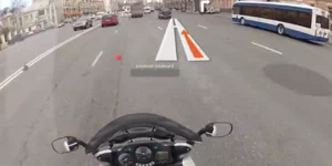 Κράνος με GPS καθοδηγεί τον αναβάτη χρησιμοποιώντας τους χάρτες της Google