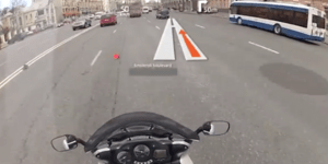 Κράνος με GPS καθοδηγεί τον αναβάτη χρησιμοποιώντας τους χάρτες της Google
