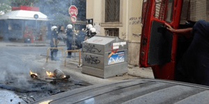 Μάχη μεταξύ αντιεξουσιαστών και αστυνομικών στην Πάτρα – Μολότοφ