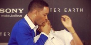 Σάλος: Πασίγνωστος ηθοποιός άρχισε το γιο του στα γαλλικά φιλία  [βίντεο]