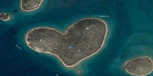 Οταν η φύση ζωγραφίζει: 15 νησιά και λίμνες σε σχήμα καρδιάς [εικόνες]