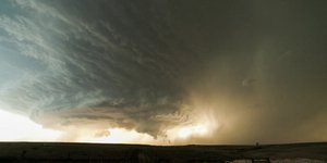 Απόκοσμο βίντεο: Καρέ καρέ φονική καταιγίδα στην Αμερική από τη δημιουργία της μ