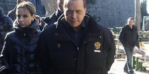 Σε περιπέτειες με το νόμο μπαίνουν και τα «κορίτσια» του Σίλβιο Μπερλουσκόνι 