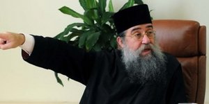 Απίστευτο: Μητροπολίτης παίζει σε βίντεο κλιπ των Vegas [βίντεο]