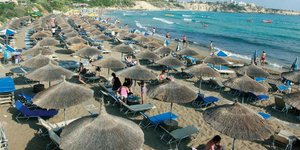 Δείτε με ένα κλικ ποιες είναι οι πιο καθαρές παραλίες της Αττικής αλλά και ποιες