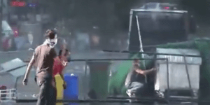 Σοκ -Τεθωρακισμένο όχημα της αστυνομία παρασύρει Τούρκο διαδηλωτή [βίντεο]