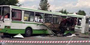 Τραγωδία στη Ρωσία – Τουλάχιστον 14 νεκροί όταν φορτηγό εμβόλισε λεωφορείο με πα