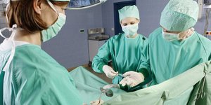 Ανοιξε τα μάτια της την ώρα που οι γιατροί ετοιμάζονταν να της αφαιρέσουν τα όργ