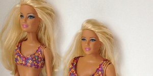 Πώς θα ήταν η κούκλα Barbie αν ήταν κατασκευασμένη με τις αναλογίες μιας φυσιολο