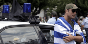 Ολες οι αλλαγές στο νομοσχέδιο: Ποιοι θα γλιτώσουν τις απολύσεις