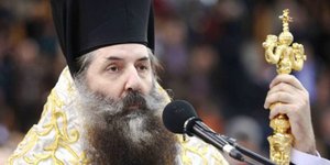 Μητροπολίτης Πειραιώς προς βουλευτές: Αν ψηφίσετε το νόμο για τις Κυριακές θα σα
