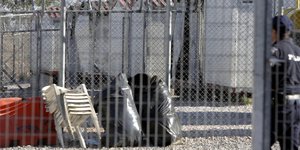 Στο «κόκκινο» η Αμυγδαλέζα μετά την εξέγερση των κρατουμένων μεταναστών