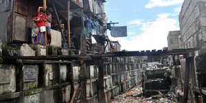 Η ανατριχιαστική πόλη νεκροταφείο της Μανίλα: Ανθρωποι ζουν ανάμεσα στους τάφους