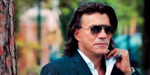 Οταν ο Ηλίας Ψινάκης ήταν 25 ετών και εργαζόταν ως μοντέλο [εικόνα]