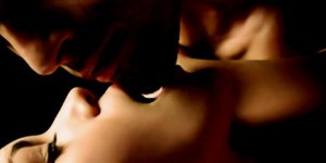 Πώς θα ανανεώσετε τη σεξουαλική σας ζωή σε 10 βήματα [λίστα]