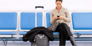 Γιατί είναι επικίνδυνο να χρησιμοποιούμε το ίντερνετ όταν ταξιδεύουμε; [εικόνα]