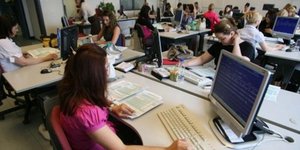 Μέσω ίντερνετ θα καταγράφονται οι υπερωρίες -Με αυστηρά πρόστιμα προειδοποιεί το