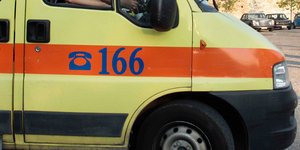 Τραγωδία με πεζή και μοτοσυκλέτα στην Κηφισίας: Μία γυναίκα νεκρή και δύο τραυμα