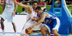 Να περάσει ο επόμενος: Η Εθνική διέσυρε 84 - 61 την Τουρκία και πάει φουλ για με