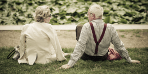 Ηλικιωμένοι οι Ελληνες: Υψηλή μέση ηλικία πληθυσμού δείχνουν τα στοιχεία