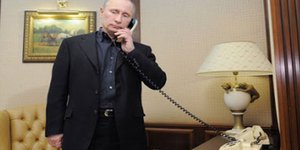 Guardian: Οι νέες αποδείξεις των γαλλικών μυστικών υπηρεσιών αυξάνουν την πίεση 