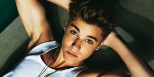 «Κολλημένος» με τον Τζάστιν Μπίμπερ – Χάλασε 100.000 δολάρια σε πλαστικές για να