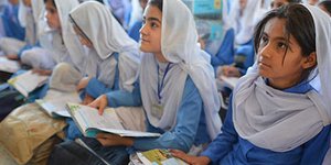 Δεκατριάχρονη έσκαψε και βγήκε από τον τάφο της- Την είχαν θάψει ζωντανή οι βιασ