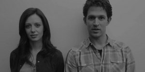 Μία ολόκληρη σχέση μέσα σε πέντε λεπτά – Πώς περνά ένα ζευγάρι από τα μέλια στα 