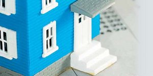 Μειώνεται ο φόρος μεταβίβασης ακινήτων - Στο 3% από το πρώτο ευρώ