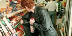 Τα απίστευτα κόλπα που σκέφτονται επιτήδειοι για να κλέβουν προϊόντα από σούπερ 