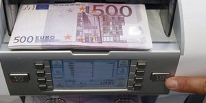 Ποιοι παίρνουν ακόμα στο Δημόσιο μισθο 7.700 ευρώ [λίστα]